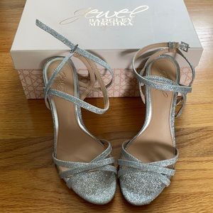 Jewel Badgley Mischka Silver Glitter Ambre Heels